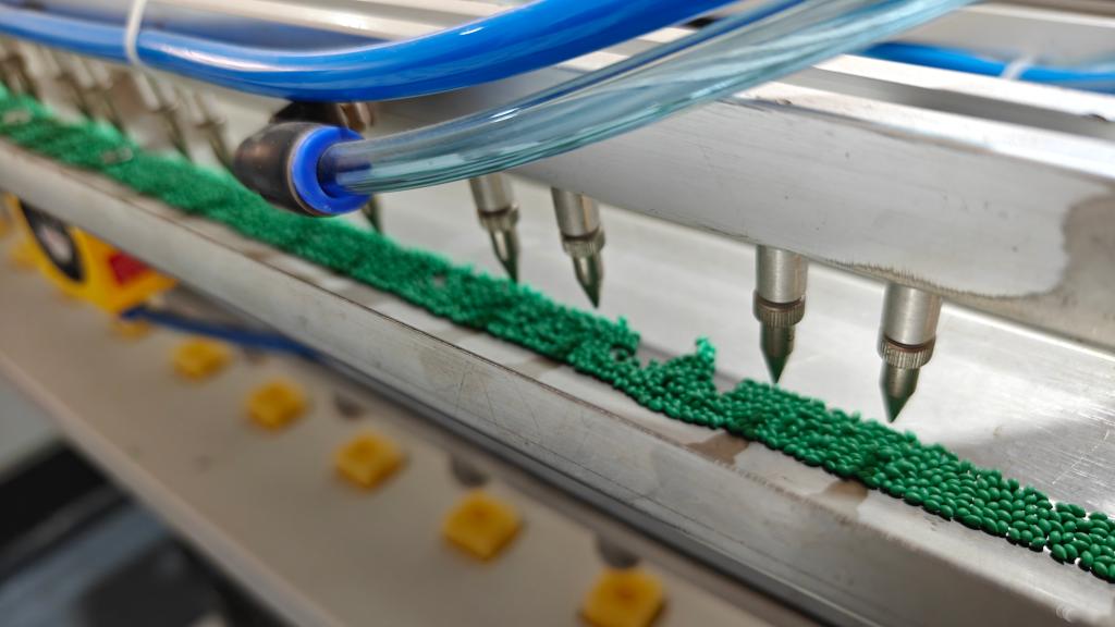 1月7日、稼働準(zhǔn)備中の山東蘭剣智能科技股份有限公司の高精度自動播種機(jī)(撮影?蕭海川)